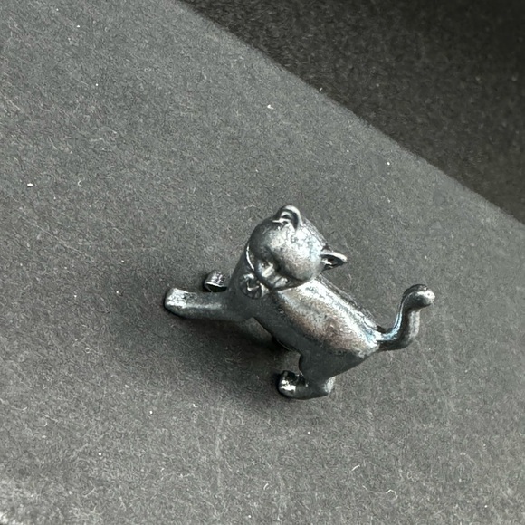 Vintage Monopoly Dollhouse Miniature Cat Replacement Piece - Picture 3 of 11